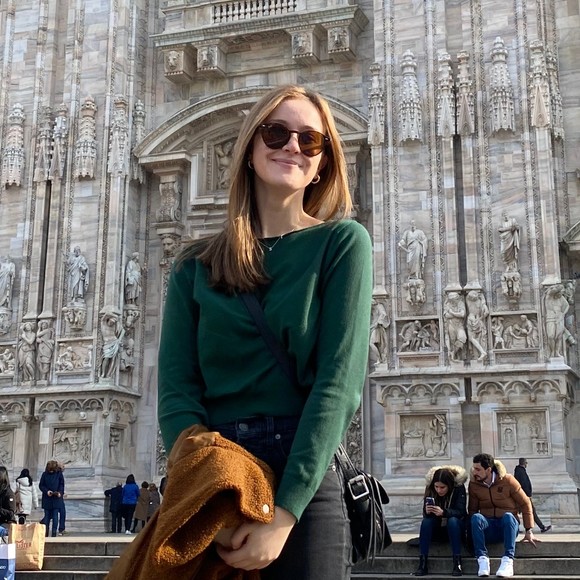 Meet your Posher, Sarah - Picture 1 of 1